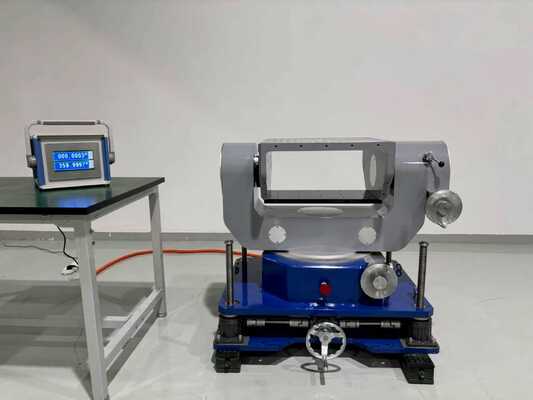 شراء جهاز معايرة بالقصور الذاتي لمحاكاة وضعية المنصة الثابتة ذات القرص الدوار اليدوي ثنائي المحاور التصنيع عبر الإنترنت